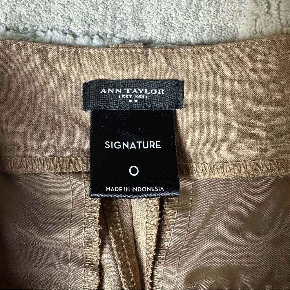 Ann Taylor Signature Khaki Dress Pants Women’s Size 0 Classic Fit - Picture 5 of 6